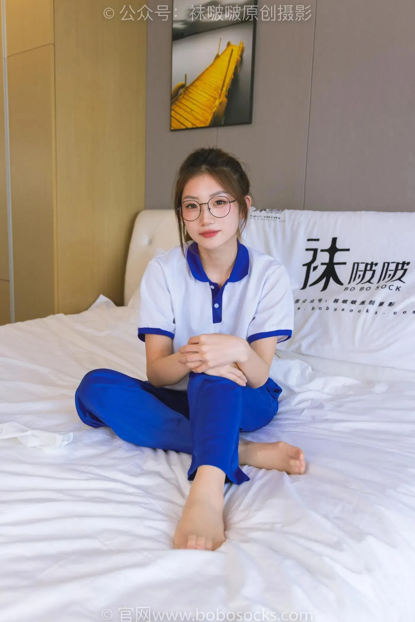 [BoBoSocks袜啵啵]NO.193 小沫-贝壳头板鞋、白棉袜、肉丝、校服裤里丝 [140P]插图2